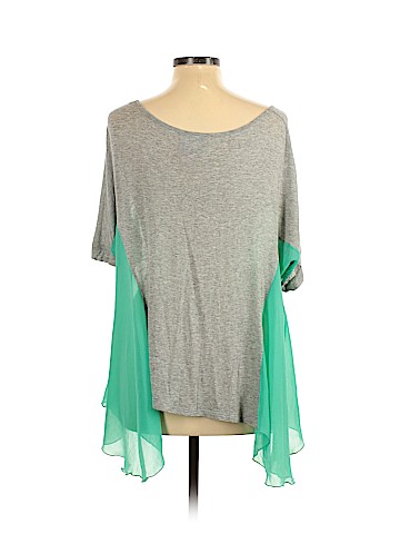 Romeo & Juliet Couture Short Sleeve Top (view 2)