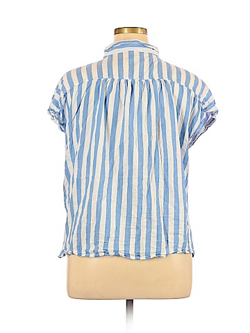 Old Navy Short Sleeve Button-Down Shirt (view 2)