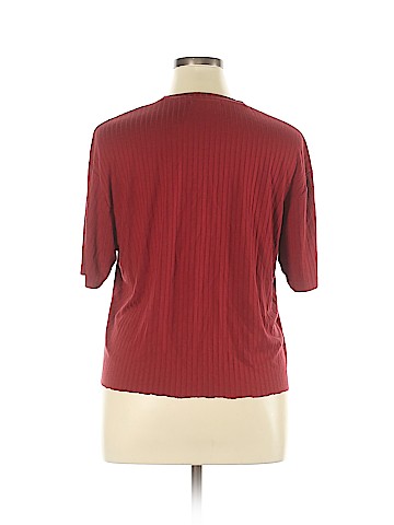 Claiborne Short Sleeve Top (view 2)