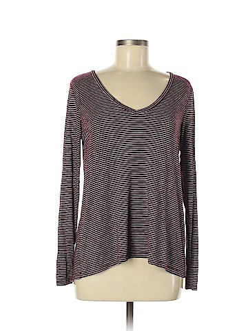 American Eagle Outfitters Long Sleeve T-Shirt (view 1)