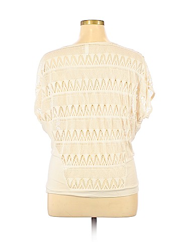 Xhilaration Short Sleeve Top (view 2)