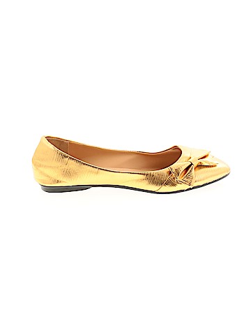 Unbranded Flats (view 1)