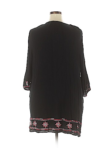 Chelsea & Theodore Casual Dress (view 2)