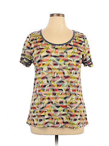 Lularoe Short Sleeve T-Shirt (view 1)