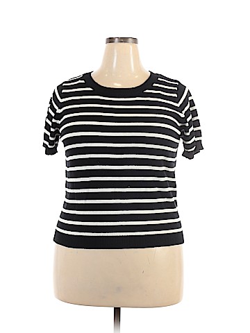 Forever 21 Plus Pullover Sweater (view 1)