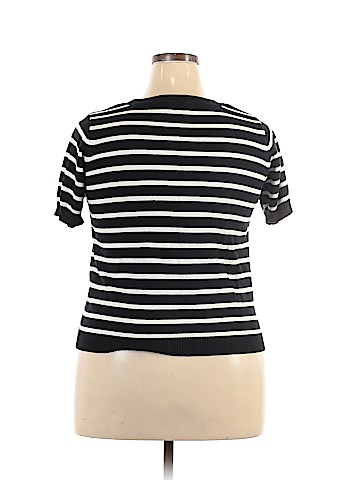 Forever 21 Plus Pullover Sweater (view 2)