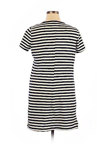 Old Navy Casual Dress (view 2)