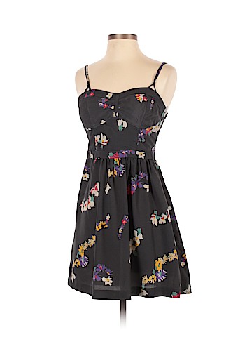 American Eagle Outfitters Sleeveless Blouse (view 1)