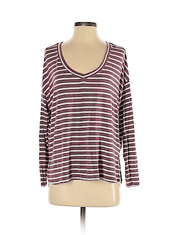 American Eagle Outfitters Long Sleeve T-Shirt (view 1)