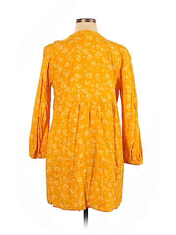 Old Navy Casual Dress (view 2)