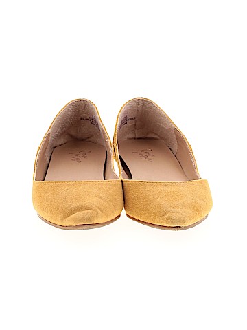 Crown Vintage Flats (view 2)