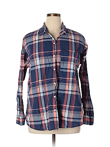 Old Navy Long Sleeve Button-Down Shirt (view 1)