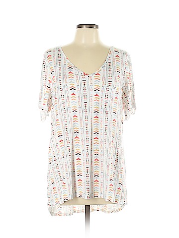 Maurices Short Sleeve T-Shirt (view 1)
