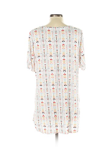 Maurices Short Sleeve T-Shirt (view 2)