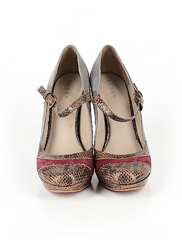 Hinge Heels (view 2)