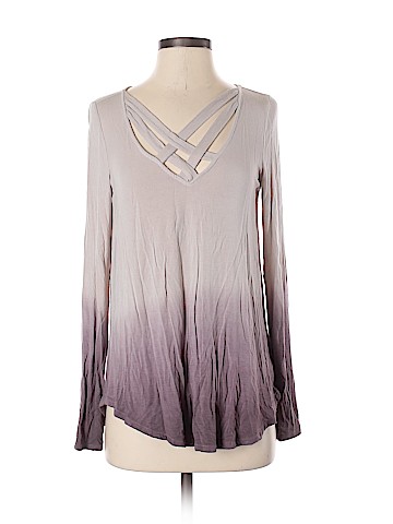 American Eagle Outfitters Long Sleeve T-Shirt (view 1)