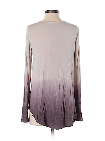 American Eagle Outfitters Long Sleeve T-Shirt (view 2)