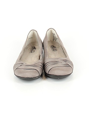 Cliffs by White Mountain Flats (view 2)