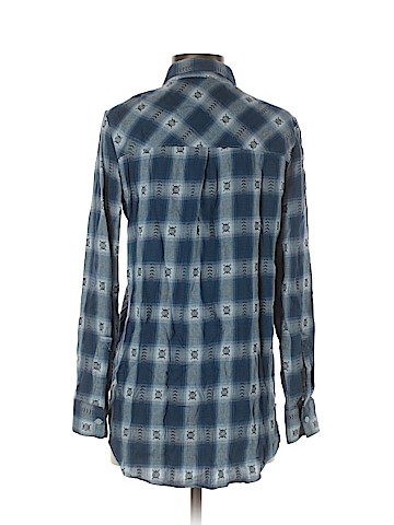 Mudd Long Sleeve Button-Down Shirt (view 2)