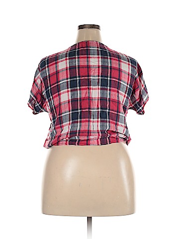 Universal Thread Short Sleeve Button-Down Shirt (view 2)