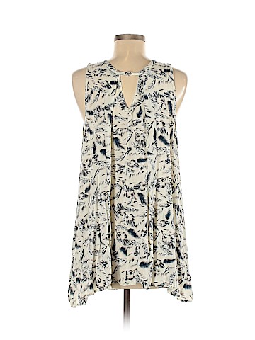 Ocean Drive Clothing Co. Sleeveless Blouse (view 2)