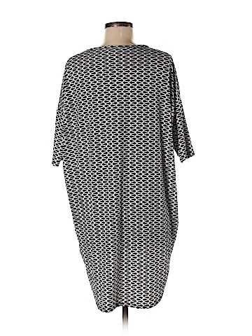 Lularoe Short Sleeve T-Shirt (view 2)