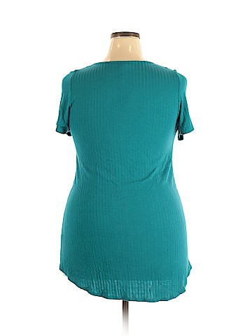 Lularoe Short Sleeve T-Shirt (view 2)