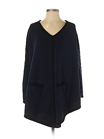 Patagonia Poncho (view 1)