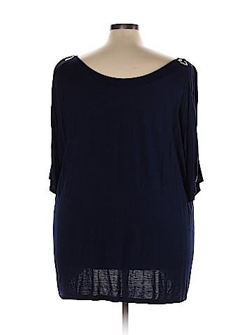 Signature collection Short Sleeve Top (view 2)