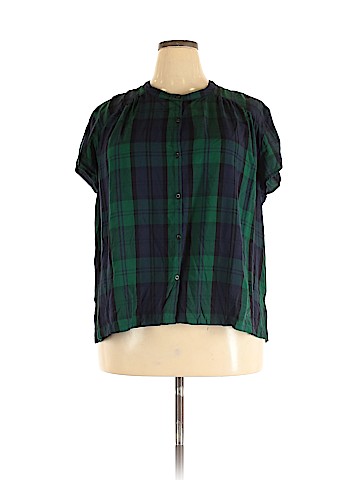 Old Navy Short Sleeve Button-Down Shirt (view 1)