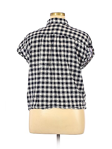 Old Navy Short Sleeve Button-Down Shirt (view 2)
