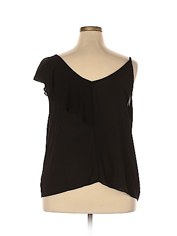 Soprano Short Sleeve Blouse (view 2)