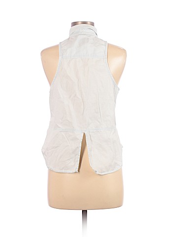 American Eagle Outfitters Sleeveless Button-Down Shirt (view 2)