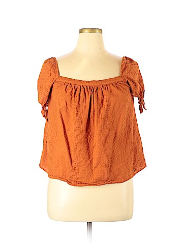 Universal Thread Short Sleeve Blouse (view 1)