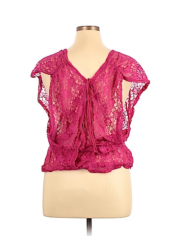 No Boundaries Short Sleeve Top (view 2)