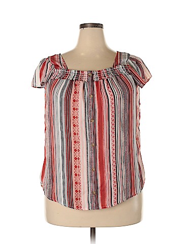 No Boundaries Short Sleeve Blouse (view 1)