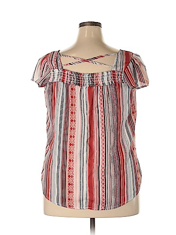 No Boundaries Short Sleeve Blouse (view 2)