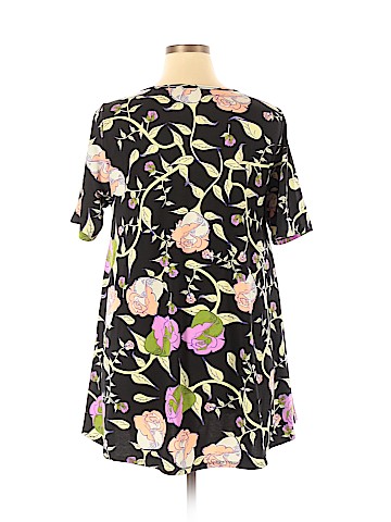 Lularoe Short Sleeve T-Shirt (view 2)