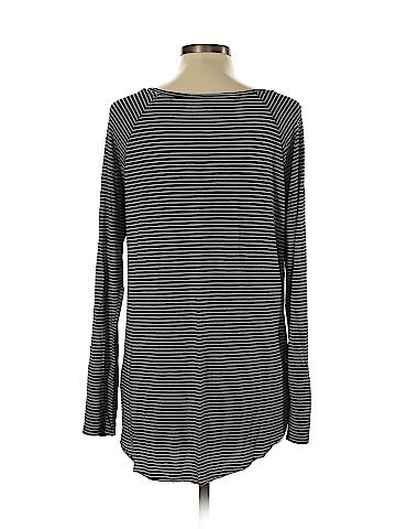 American Eagle Outfitters Long Sleeve T-Shirt (view 2)