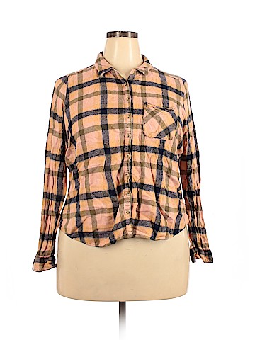 Maurices Long Sleeve Button-Down Shirt (view 1)