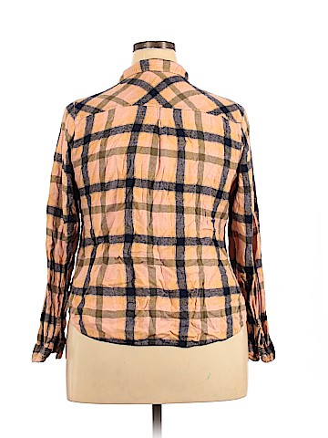 Maurices Long Sleeve Button-Down Shirt (view 2)