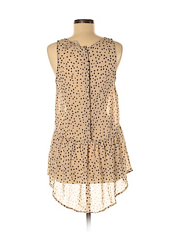 Stitch's Sleeveless Blouse (view 2)