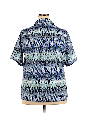 Elementz Short Sleeve Button-Down Shirt (view 2)