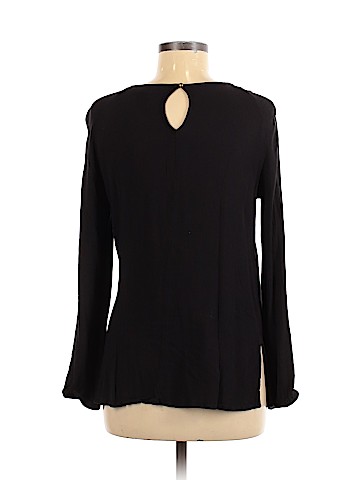 Liz Lange Maternity Long Sleeve T-Shirt (view 2)