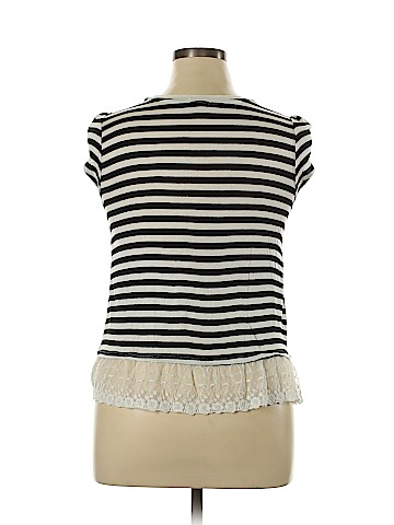 Monteau Short Sleeve Top (view 2)