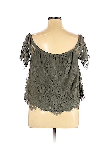 American Eagle Outfitters Short Sleeve Blouse (view 2)