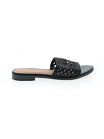 Universal Thread Sandals (view 1)