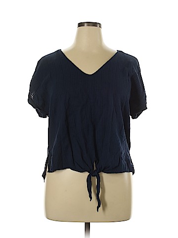 Universal Thread Short Sleeve Blouse (view 1)
