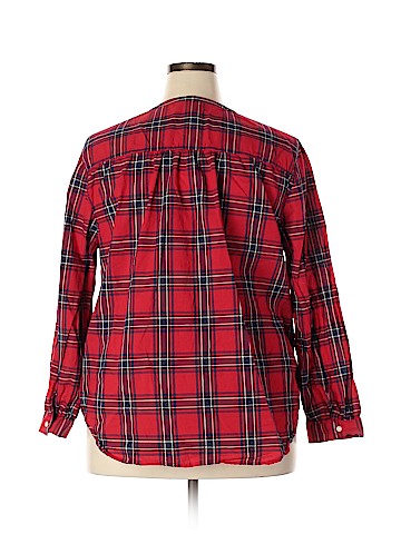 Old Navy Long Sleeve Button-Down Shirt (view 2)