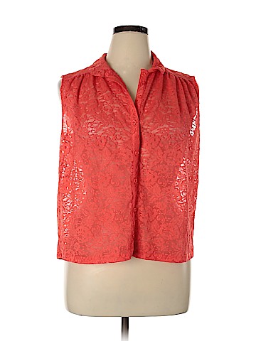 Kirra Sleeveless Button-Down Shirt (view 1)